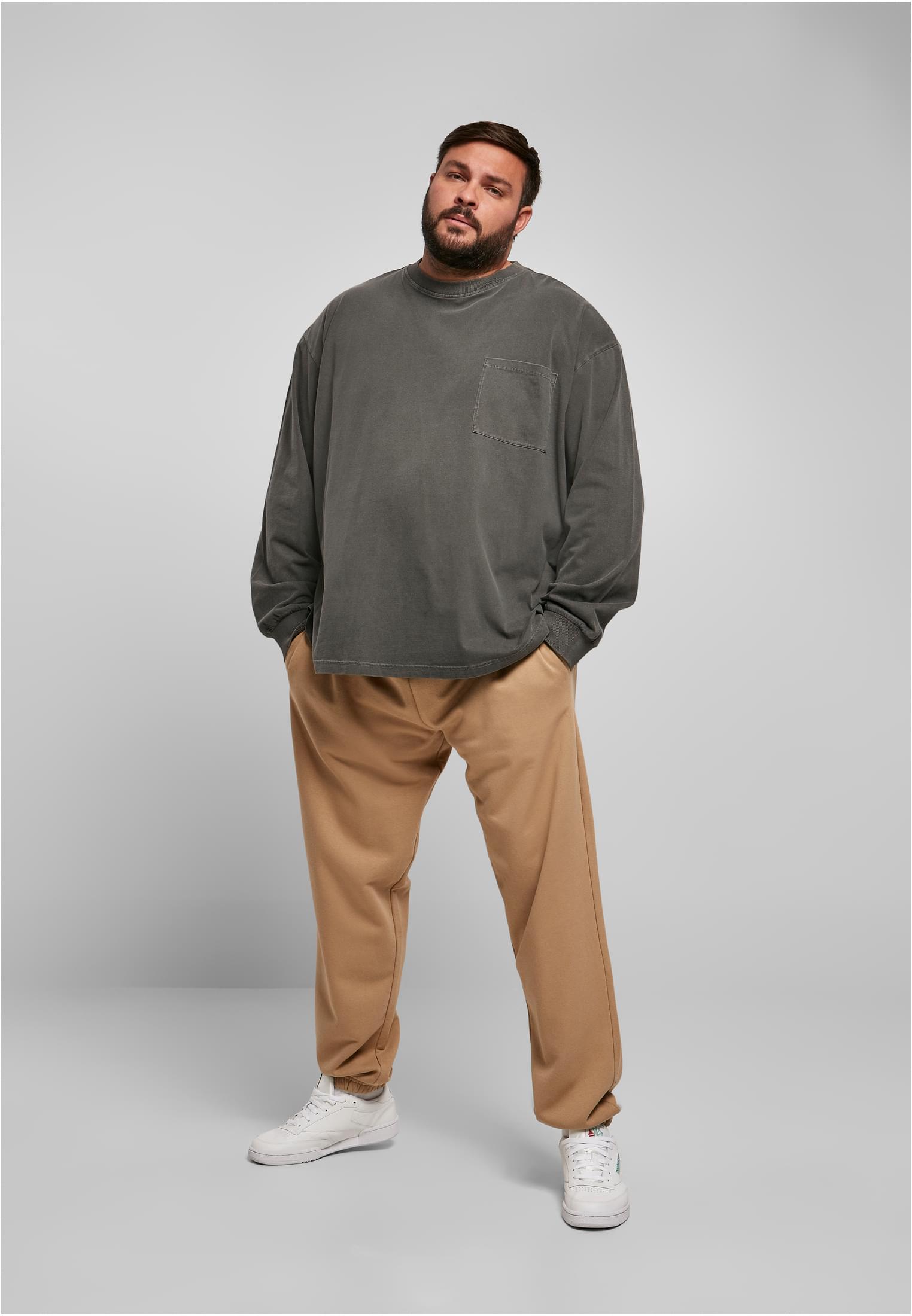 Urban Classics Plus Size Basic Sweatpants 2.0 (Farbe: warm sand / Größe: 4XL)
