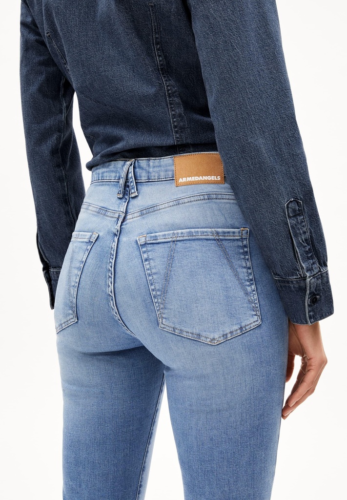 armedangels-linnaa-x-stretch-blue-mist-30-32-1