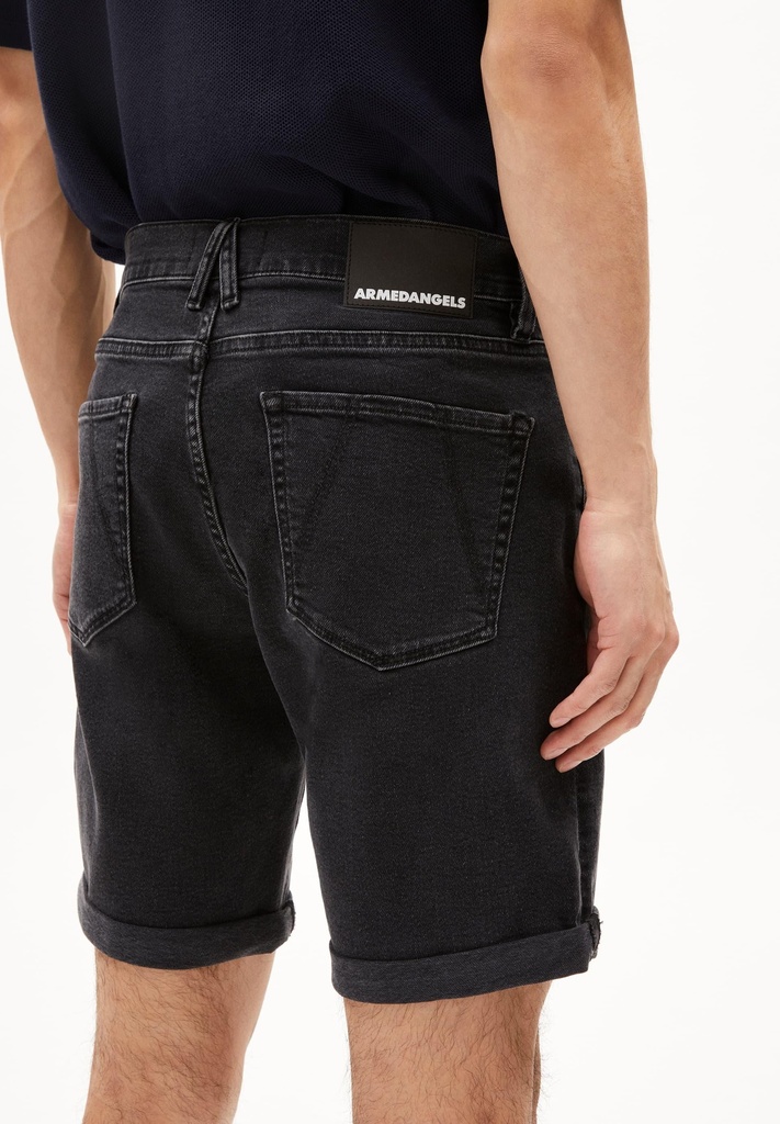 armedangels-naailo-black-dnm-black-washed-authentic-30-1