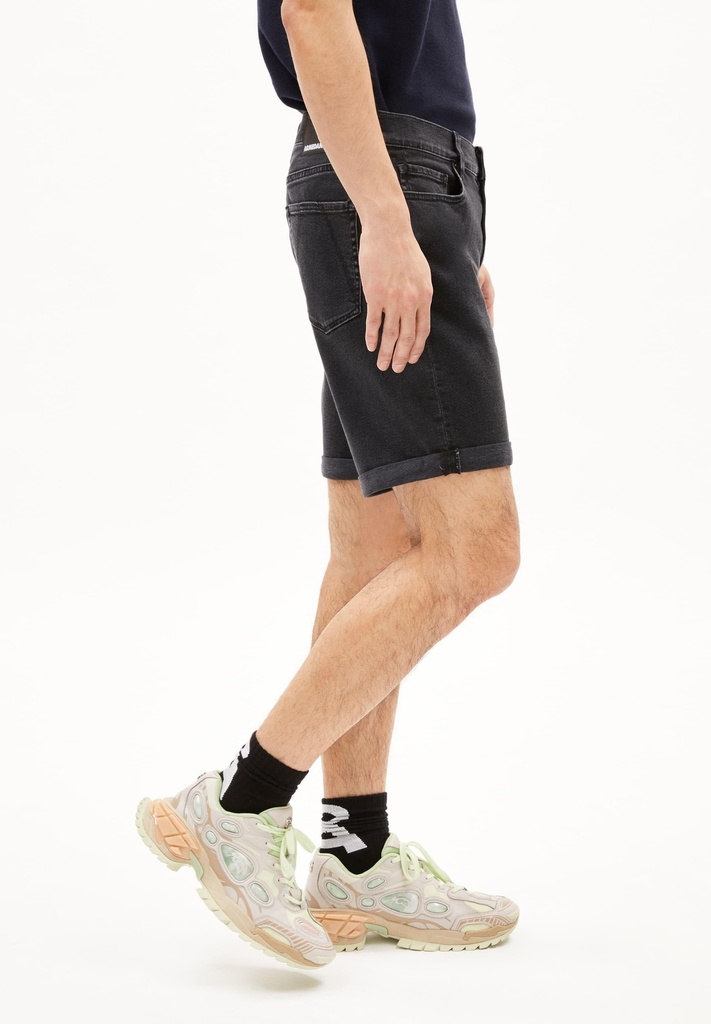 armedangels-naailo-black-dnm-black-washed-authentic-30-3