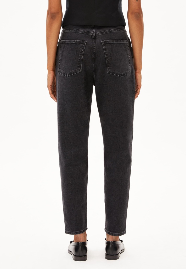 armedangels-mairaa-comfort-black-washed-authentic-28-34-34-0