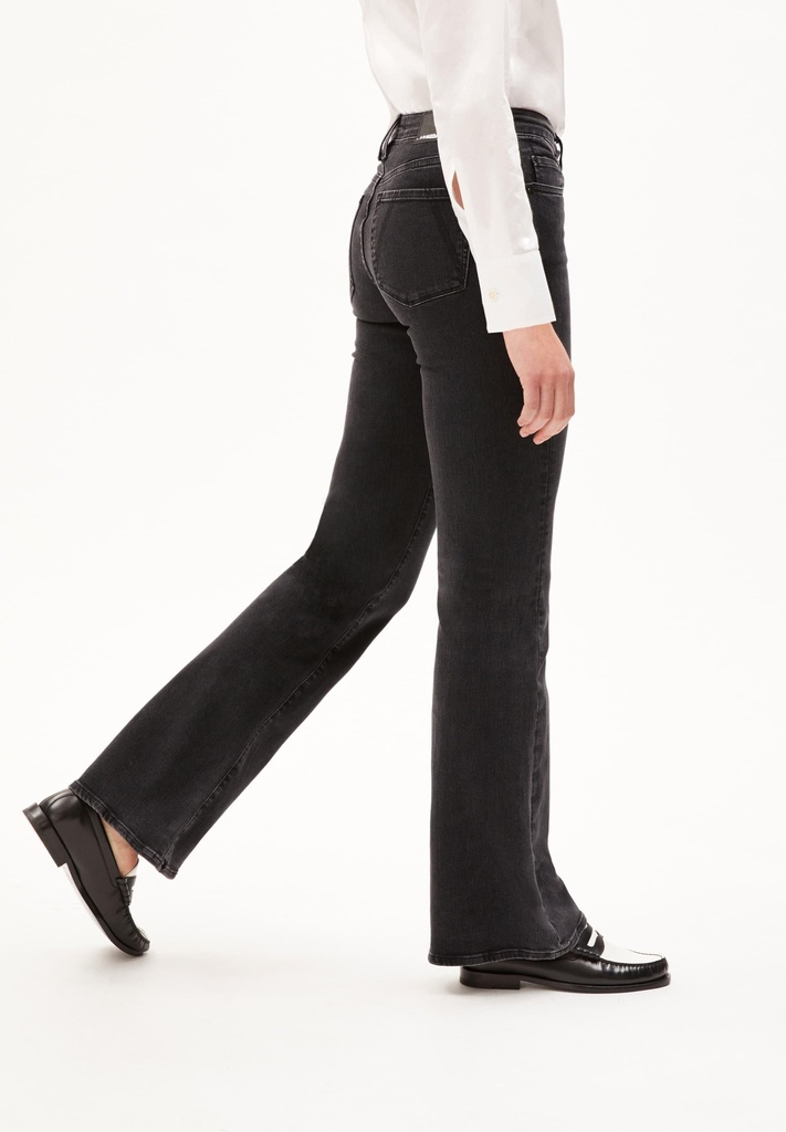 armedangels-anamaa-x-stretch-washed-down-black-31-34-4