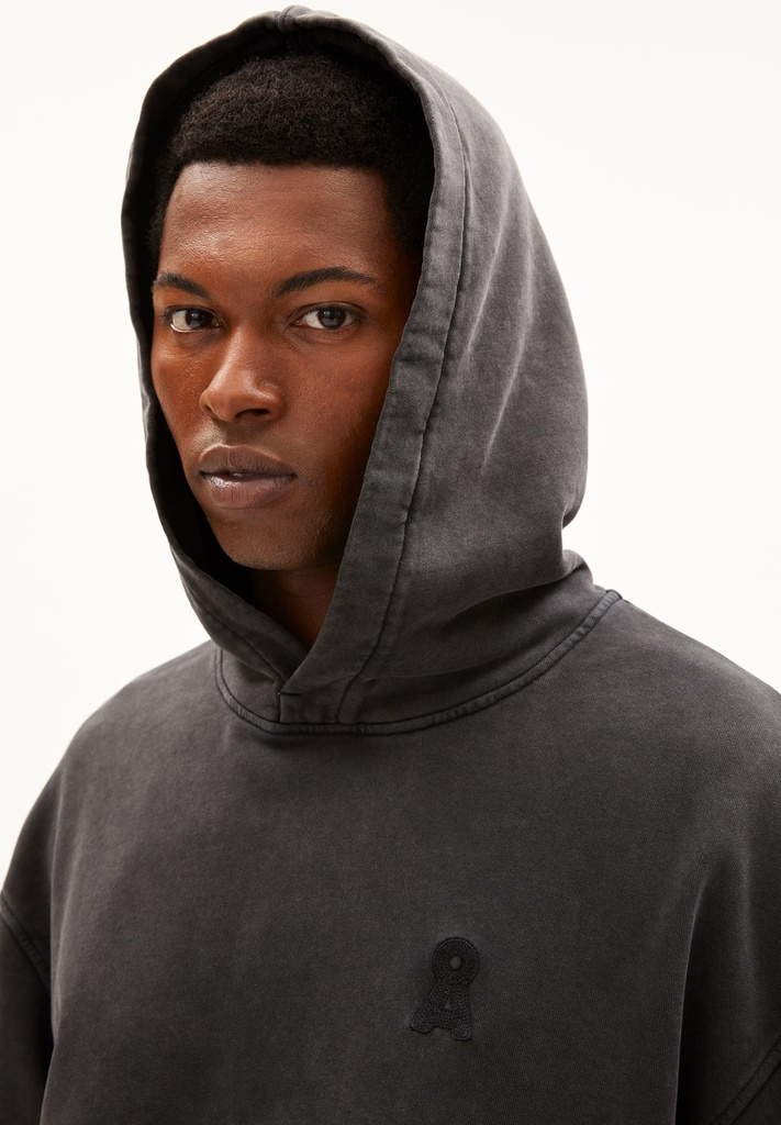 armedangels-tubaa-gmt-dye-black-washed-l-1