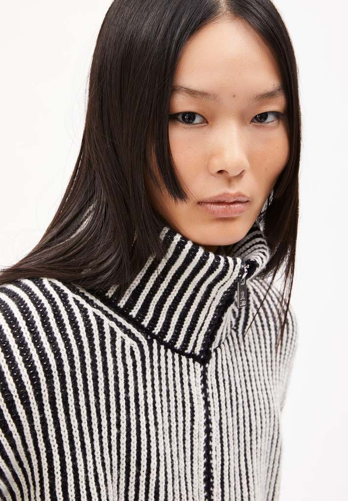 armedangels-medeaa-vanise-blackoatmilk-xs-43-1
