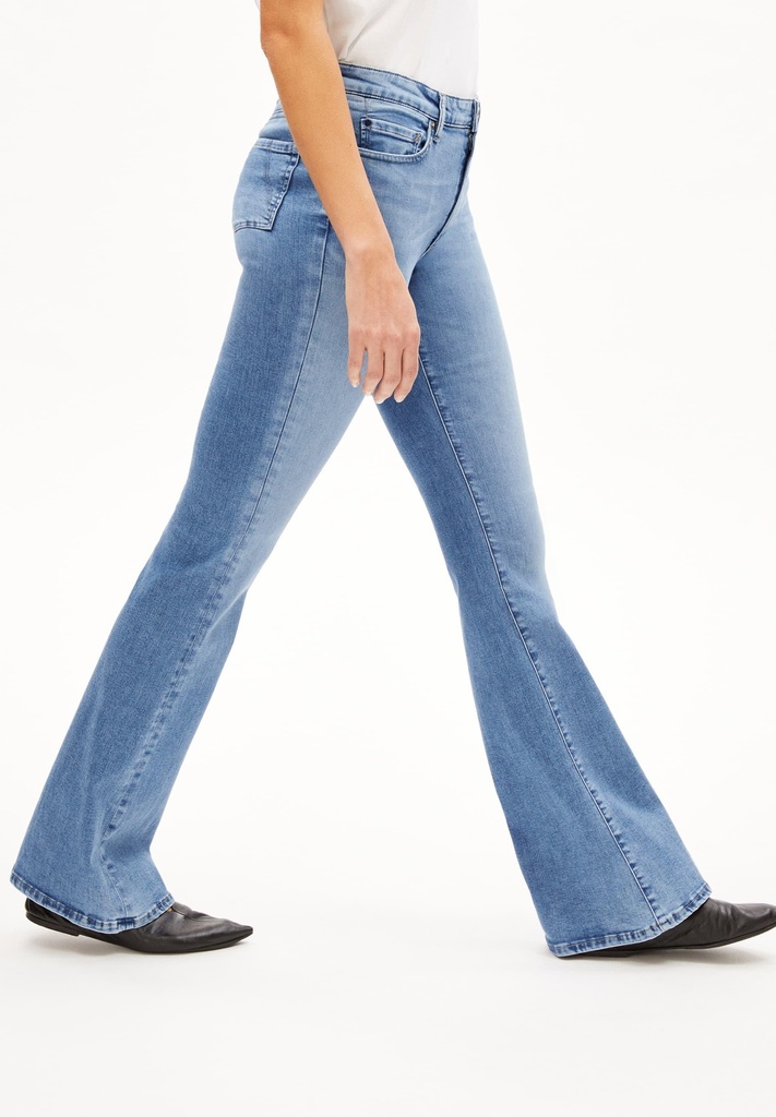 armedangels-anamaa-x-stretch-blue-mist-28-34-4