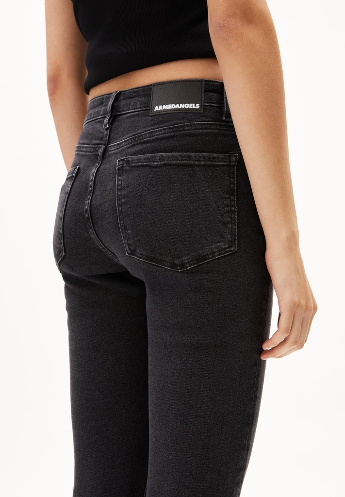 armedangels-tillaa-x-stretch-true-black-washed-27-32-a302-1