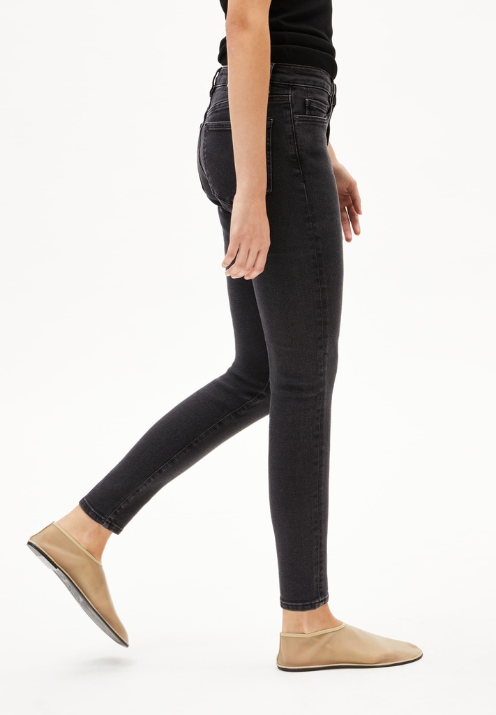 armedangels-tillaa-x-stretch-true-black-washed-31-34-b759-4