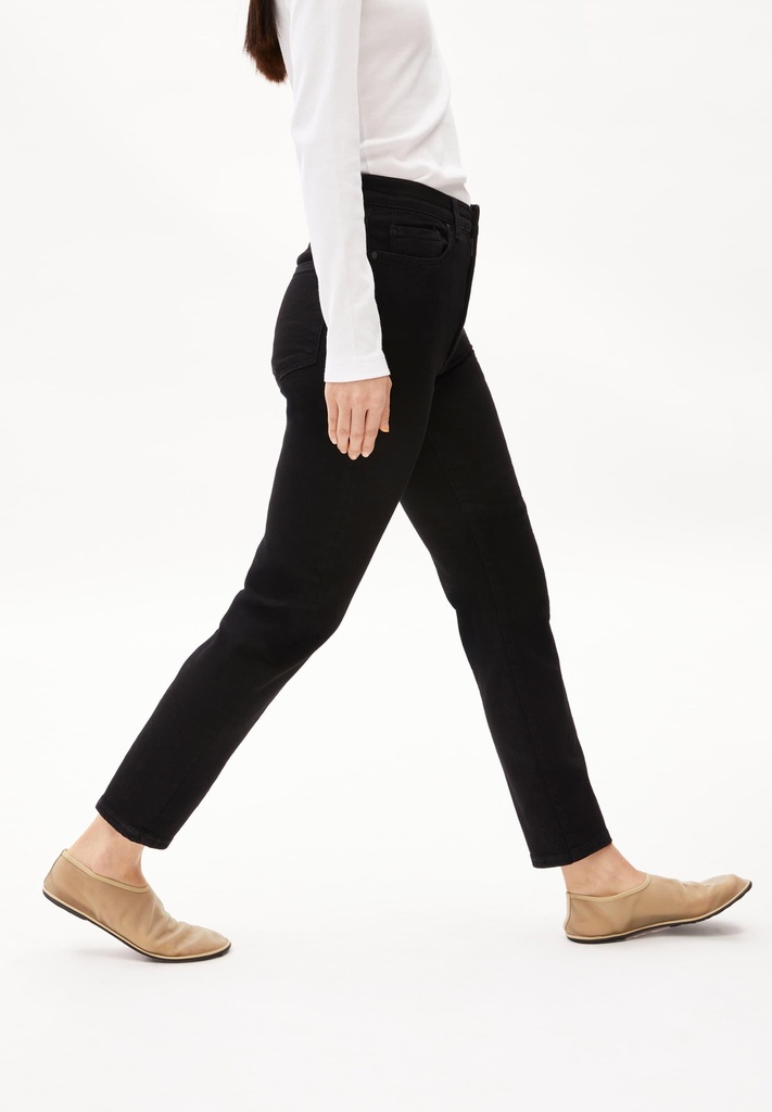 armedangels-lejaani-x-stretch-rinse-black-27-32-32-273-4