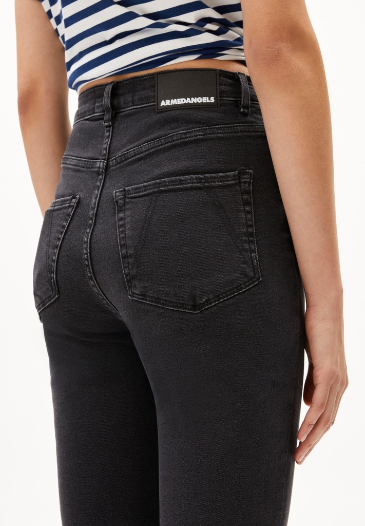 armedangels-ingaa-x-stretch-true-black-washed-30-30-30-1