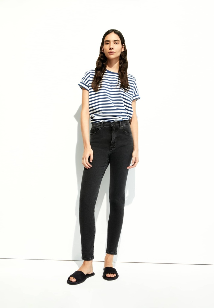 armedangels-ingaa-x-stretch-true-black-washed-30-30-30-2