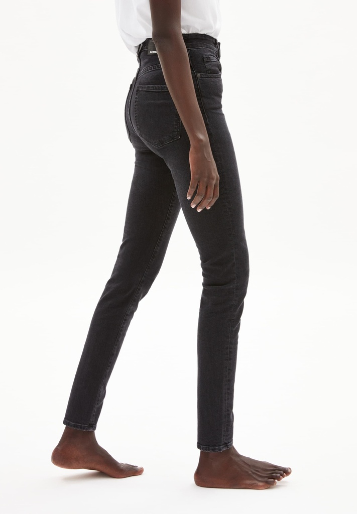 armedangels-ingaa-washed-down-black-33-30-30-5