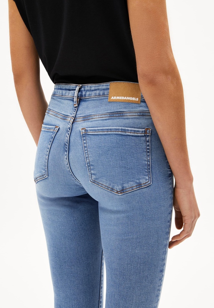 armedangels-tillaa-x-stretch-sky-blue-31-34-34-d-1