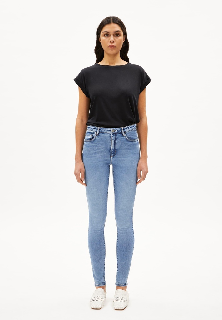 armedangels-tillaa-x-stretch-sky-blue-31-34-34-d-3