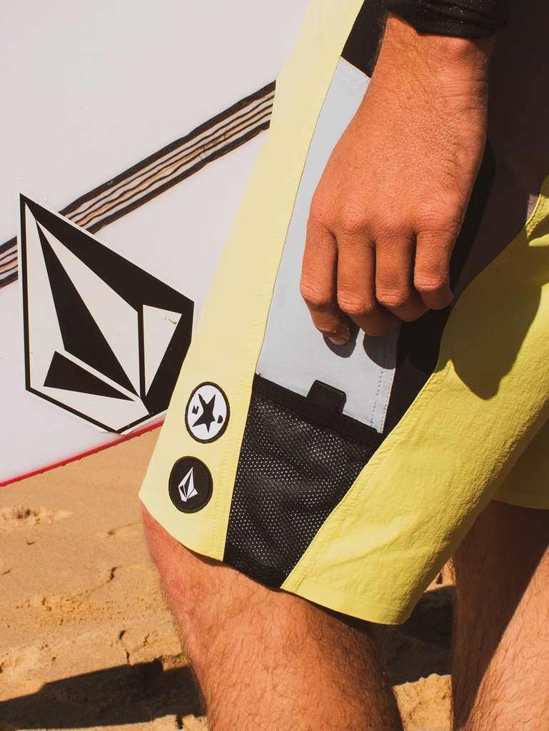 volcom-surf-vitals-noa-deane-liberator-20-boardshort-limeade-38-2