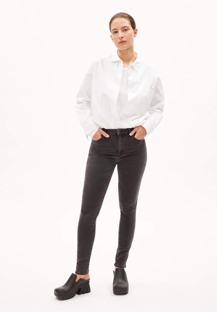 armedangels-tillaa-x-stretch-black-night-34-32-32-4