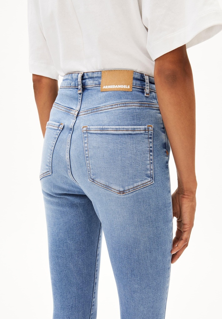 armedangels-ingaa-x-stretch-sky-blue-34-32-32-1
