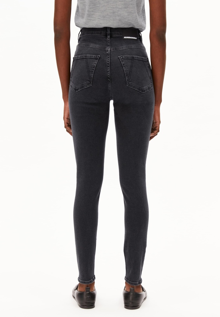 armedangels-ingaa-x-stretch-true-black-washed-32-30-30-0