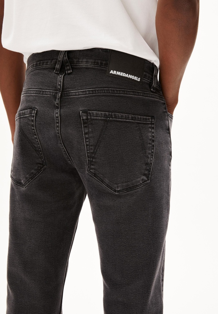 armedangels-iaan-slim-jeans-smoked-31-34-7a-1