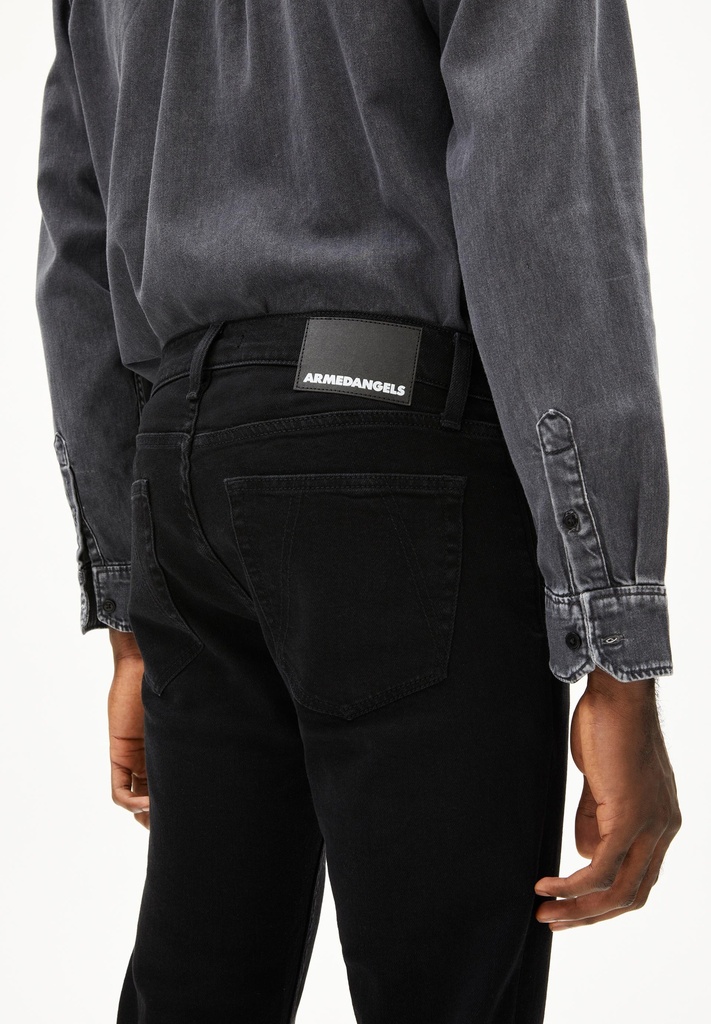 armedangels-iaan-rinse-black-30-32-d2-1