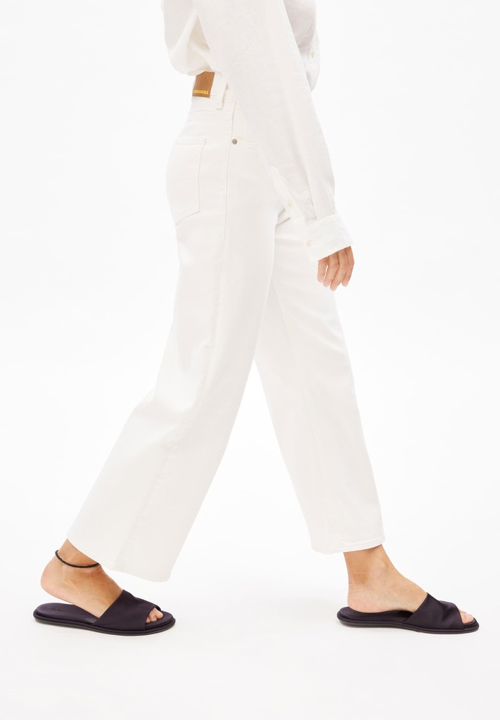 armedangels-murliaa-cropped-white-30-32-a-4