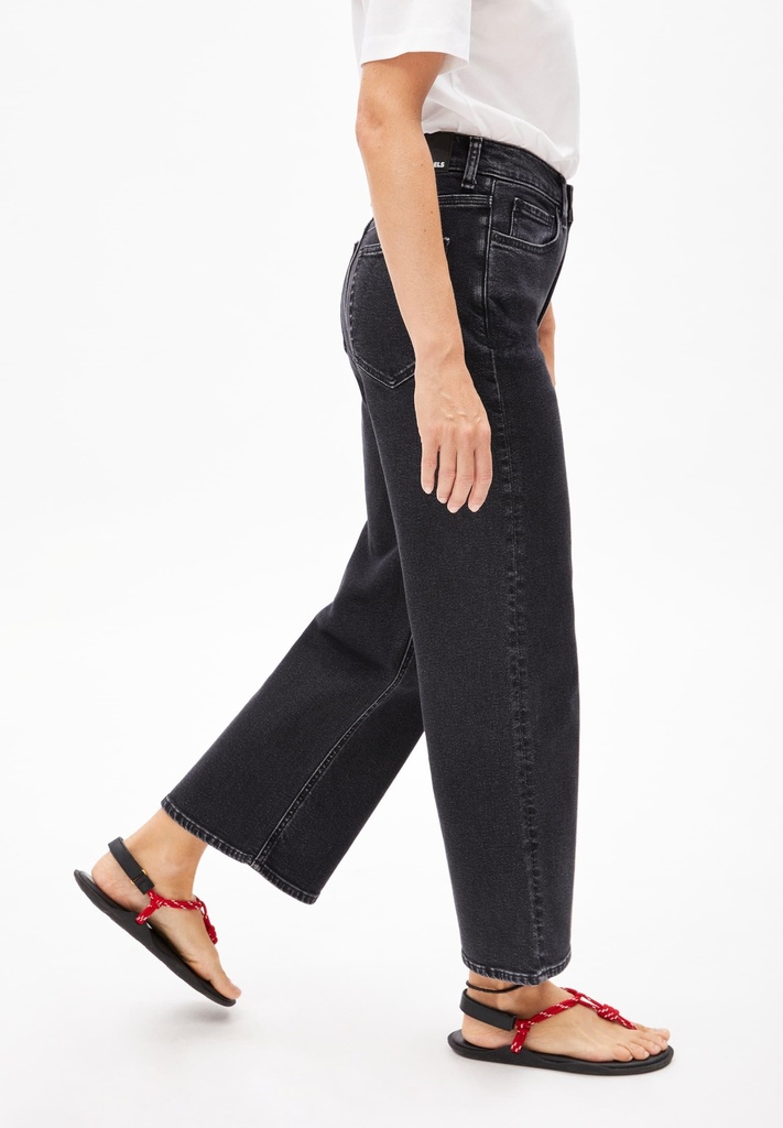 armedangels-murliaa-high-cropped-wide-jean-ebony-black-27-32-1-4