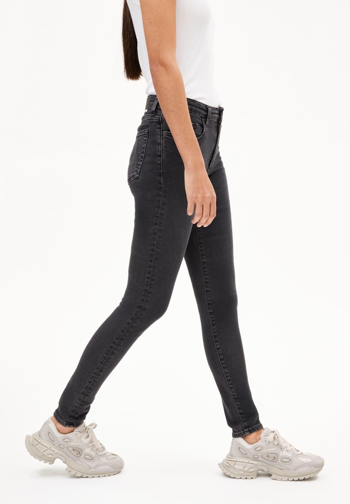 armedangels-tillaa-skinny-jean-true-black-washed-31-34-44-4