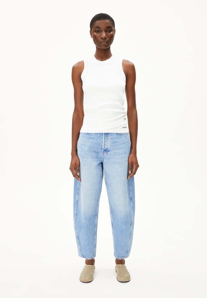armedangels-baarly-high-waist-barrel-jean-crunchy-30-32-32-3
