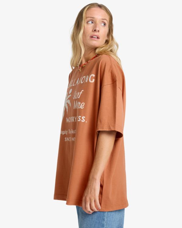 billabong-jumps-in-water-brown-sunburnt-s-8-3