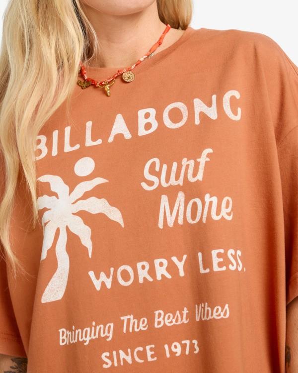 billabong-jumps-in-water-brown-sunburnt-s-8-4