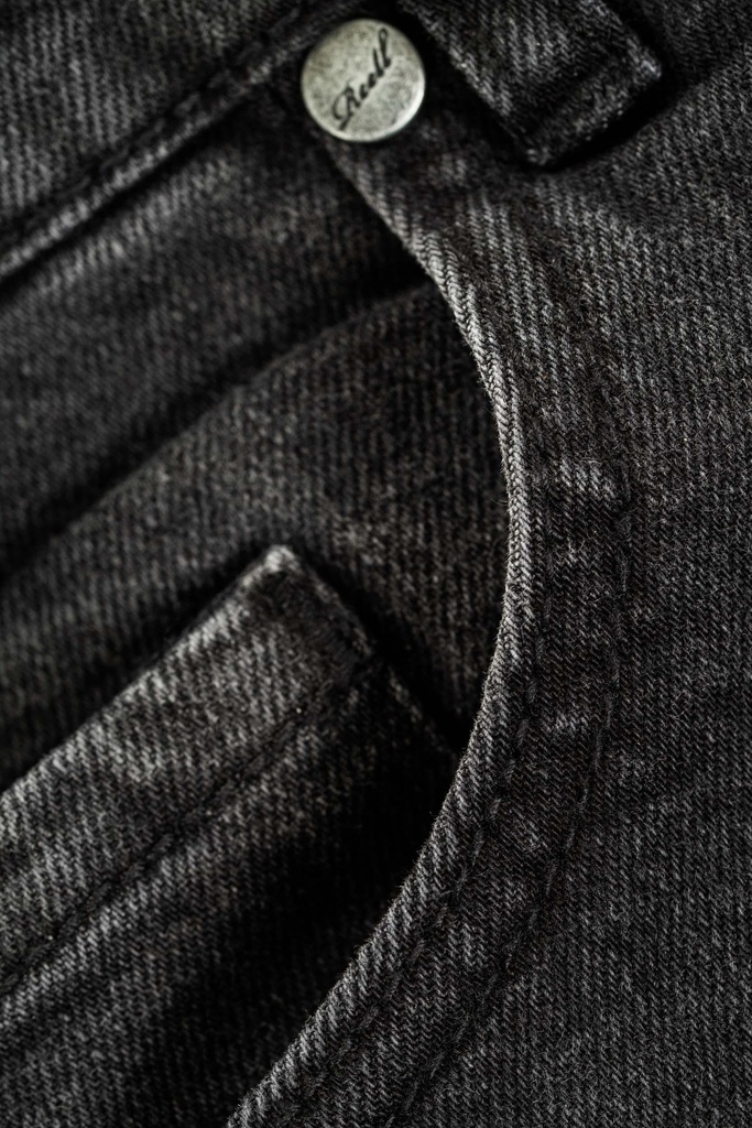 reell-solid-black-wash-2-31-34-5