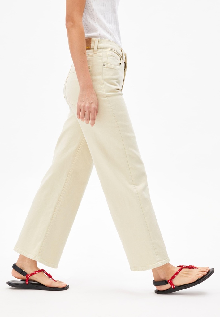 armedangels-murliaa-cropped-summer-hay-27-32-32-e-4