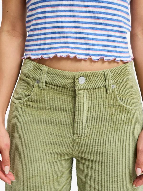 roxy-dawn-patrol-corduroy-green-oil-green-28-1