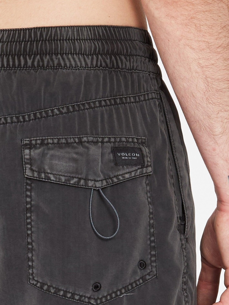 volcom-center-trunk-17-black-xs-9-4