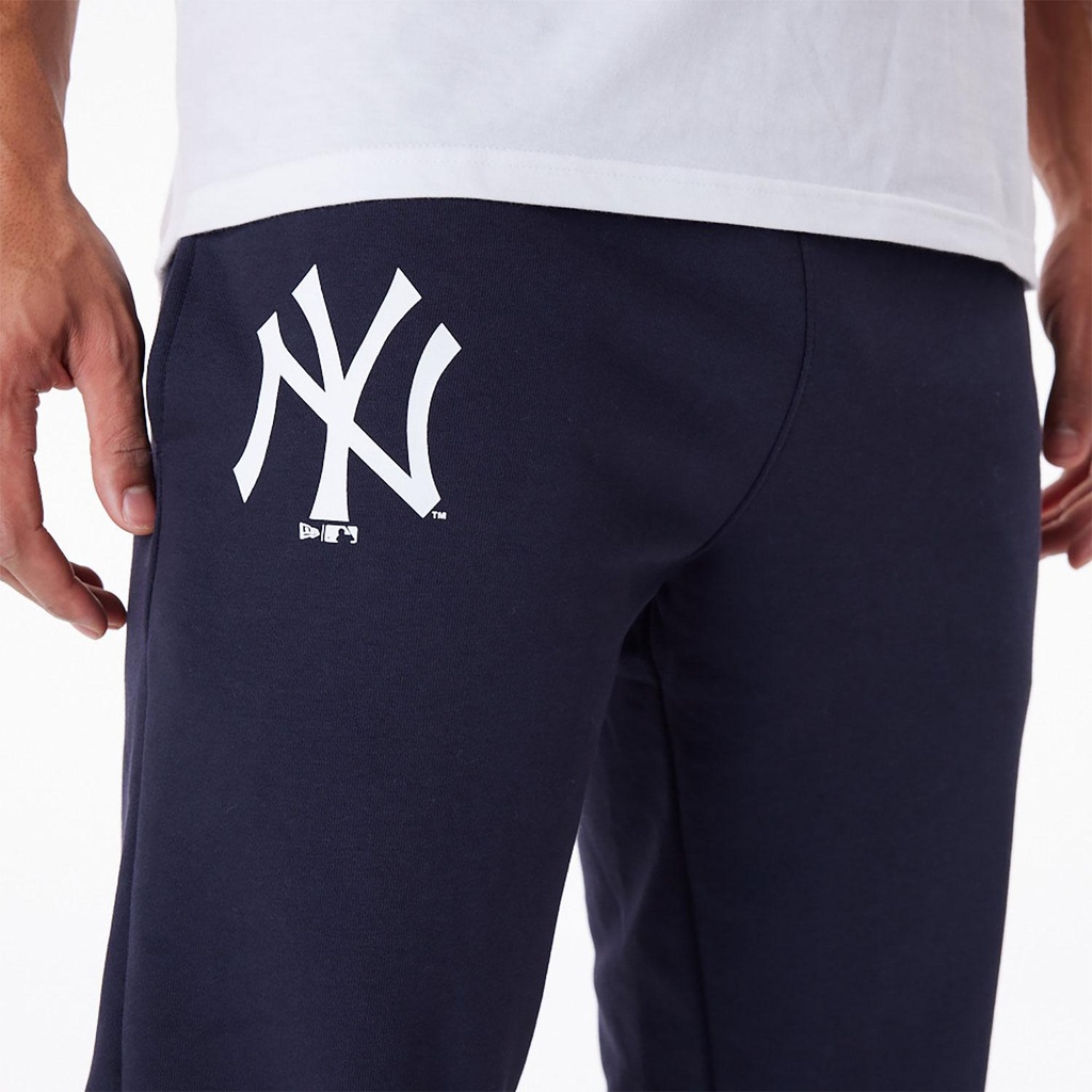 new-era-mlb-essentls-jogger-neyyan-nvywhi-blau-xs-1