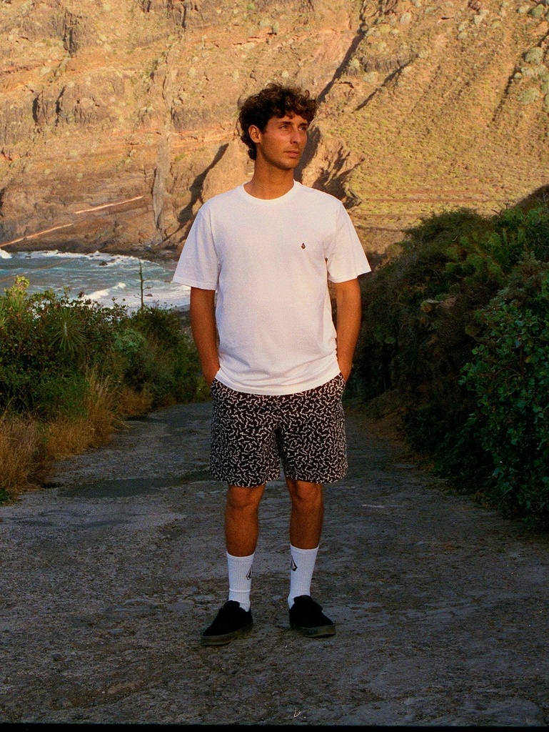 volcom-asphalt-beach-ew-short-18-black-s-1-0