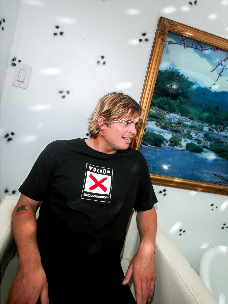 volcom-schroff-x-volcom-sst-black-xs-1